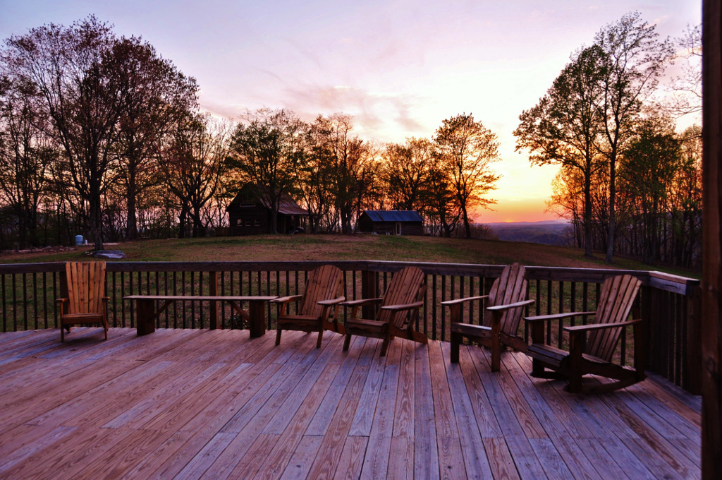 Pic of the porch at Singletree Gun and Plough