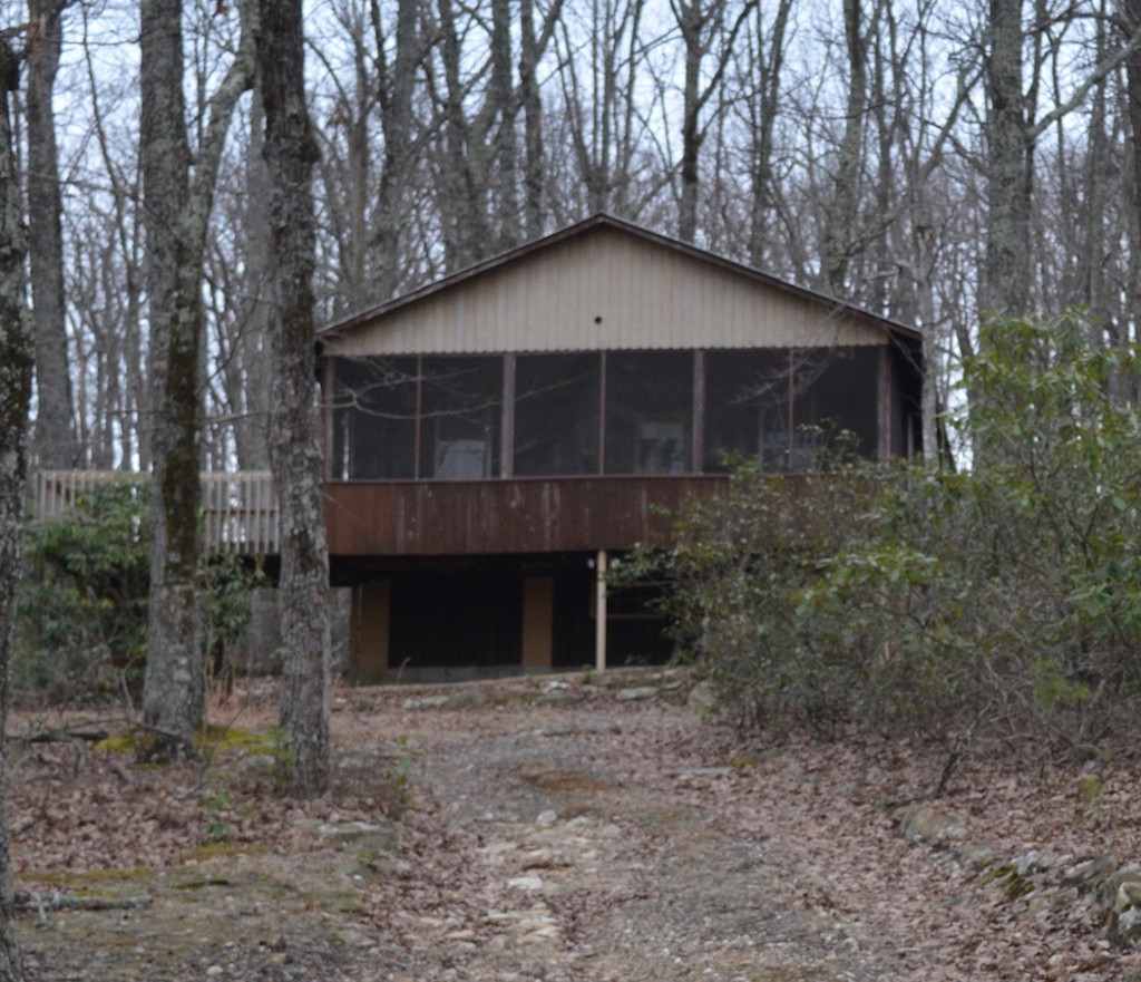 The Bear Cabin at Singletree Inn and Cabins near Hanging Rock State Park NC